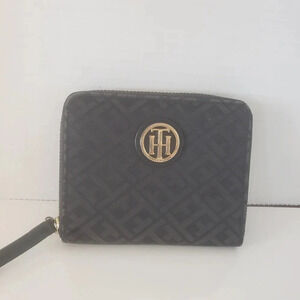Tommy Hilfiger Woman's Small Black Zip  Around Wallet.